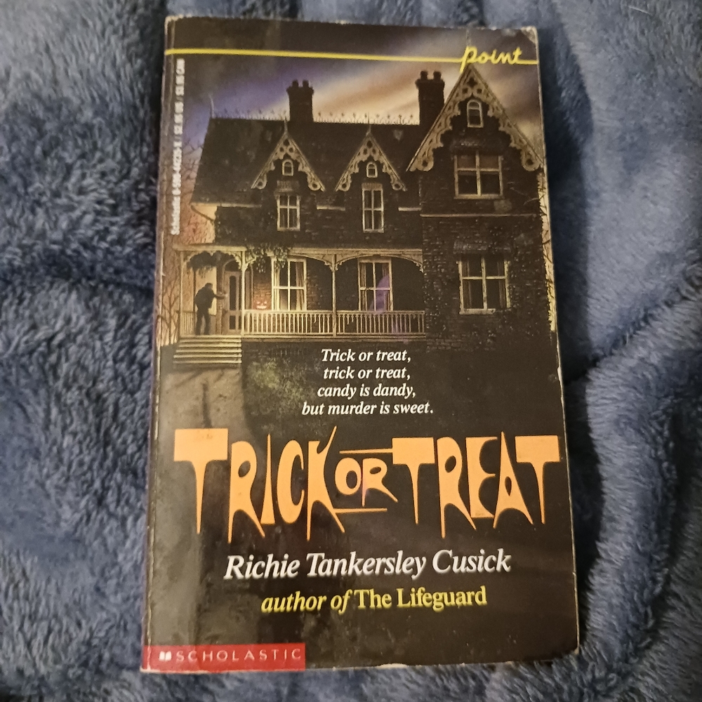 Vintage (1989) Scholastic Trick or Treat Softback Book
